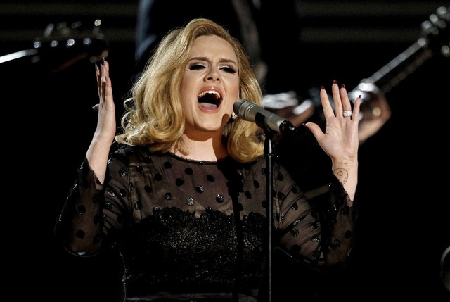Adele Singing At Concert - Teen Rehab