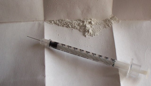 Heroin And Syringe - Teen Rehab