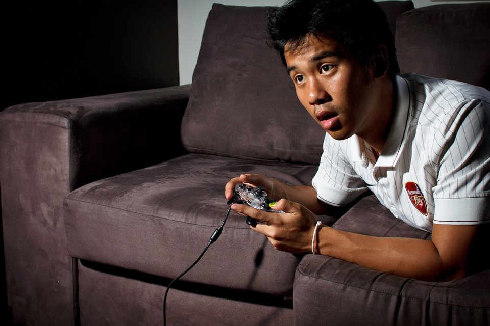 Teenage Boy Playing Video Games - Teen Rehab
