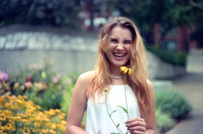 girl-woman-laugh-flower
